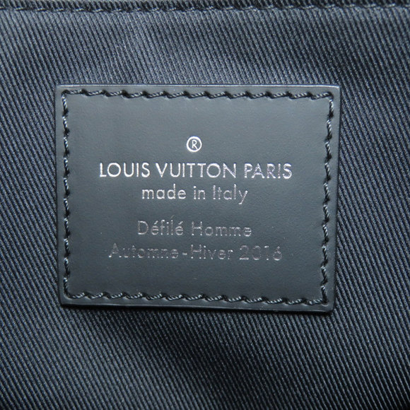 Louis Vuitton Messenger Voyage PM Monogram Eclipse Shoulder Bag - Picture 6 of 9